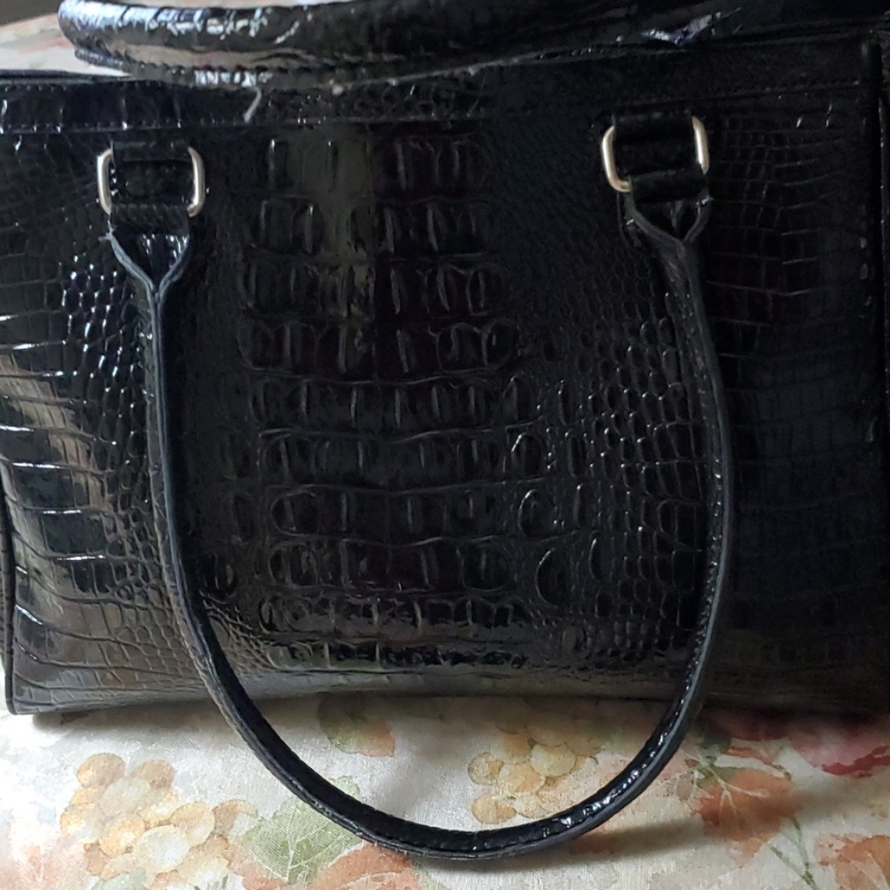 Handbag - Picture 2 of 4